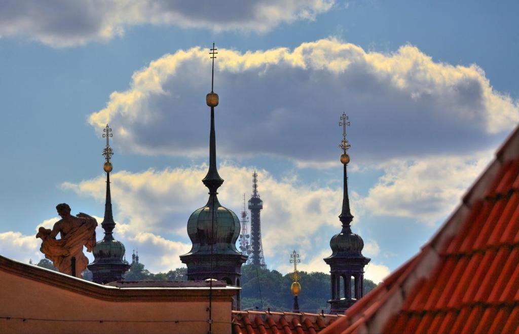 Ericsson Palace Apartment *