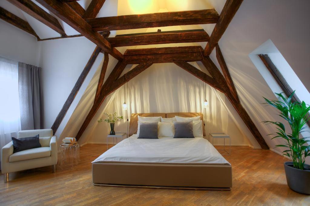 Ericsson Palace Apartment